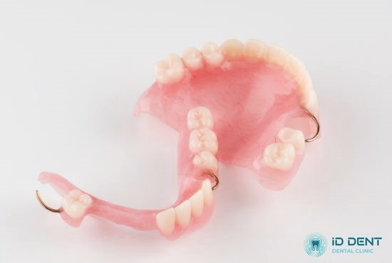 Акриловий знімний зубний протез