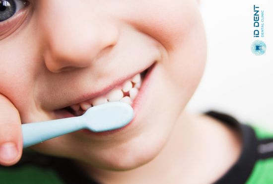 Догляд за зубами під час носіння дитячих пластин
